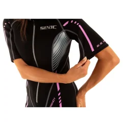 SEAC Shorty de manga corta para mujer Trendy 2.5 mm